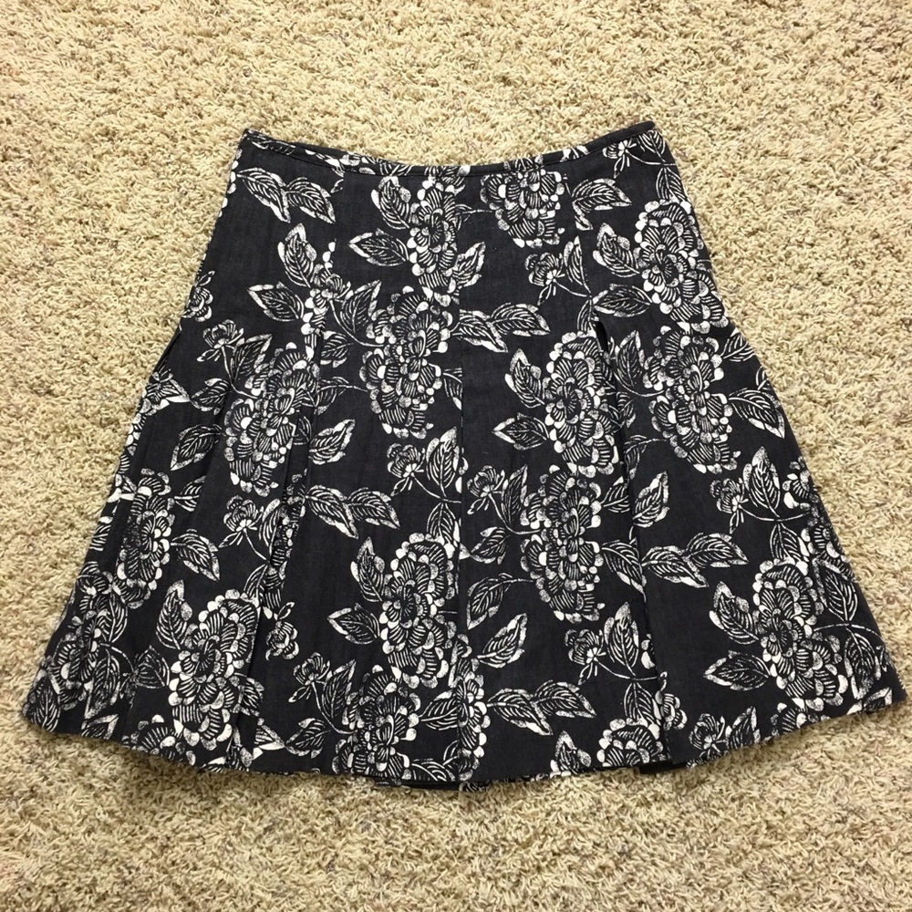 Club Monaco Box Pleated Skirt